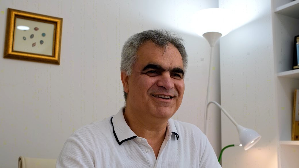 Prof. Dr. Hasan Yüksel muayenehanesinde